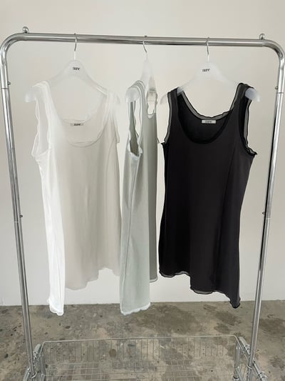 早鳥價開團中！《26春夏爆紅設計師》蕾絲疊穿感背心ops2