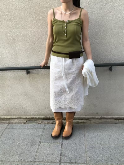 早鳥價開團中！《背心富翁》白色排釦款3