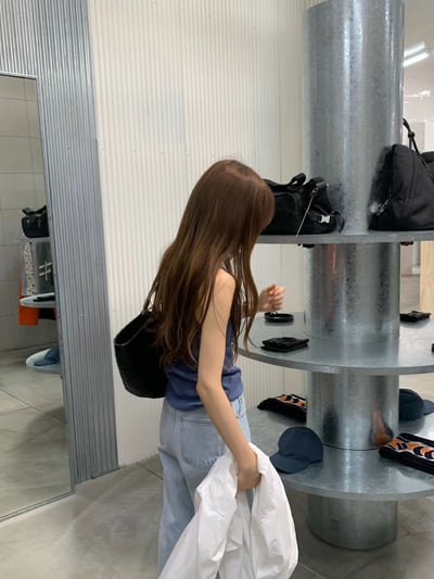 W6成團！《ounce》細直坑紋背心5