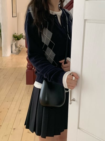 深藍現貨!《2025 trend》直式菱格紋針織外套4