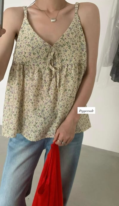 早鳥價開團中！《小資湊免運》碎花可調節細肩背心10