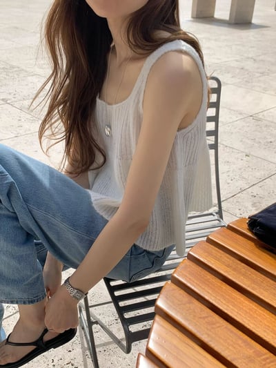 W5成團！《ounce》U領針織背心21