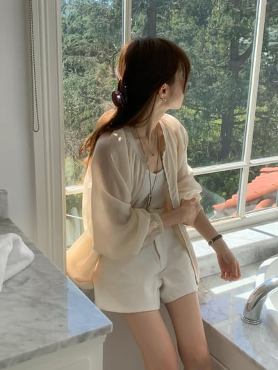 開團中早鳥價！《ounce》奶昔白杏拉鍊jumper6