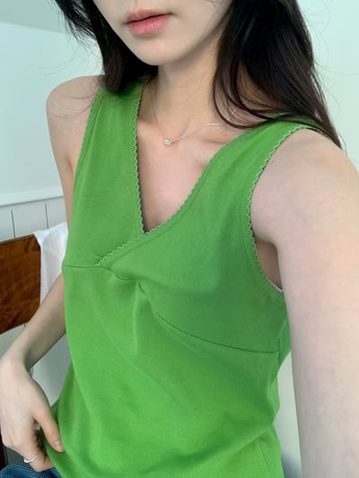 W7成團！《可愛甜美》寬帶V領背心4