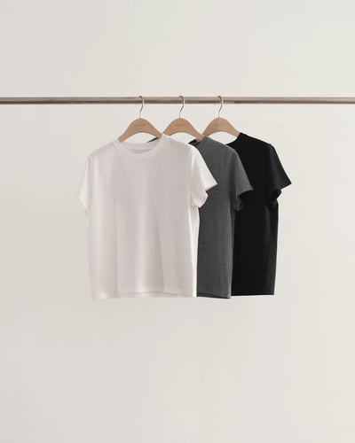 W7成團！《ounce》單色高圓領 soy T3