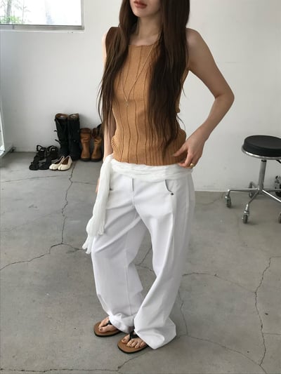 W7成團！《26春夏爆紅設計師》不規則直紋針織背心7