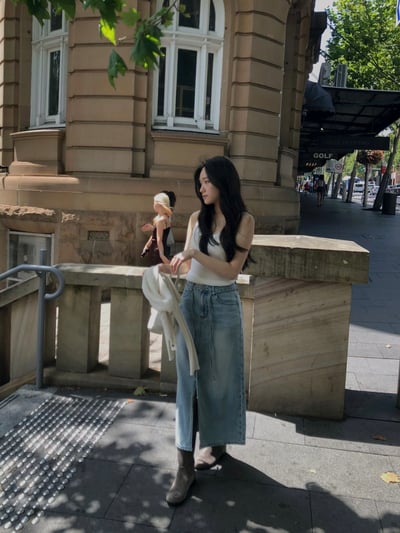 W5成團！《d家》愛心爆棚前開衩牛仔裙6