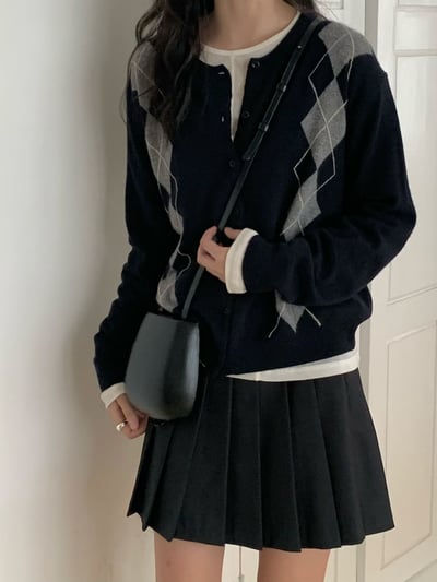 深藍現貨!《2025 trend》直式菱格紋針織外套7