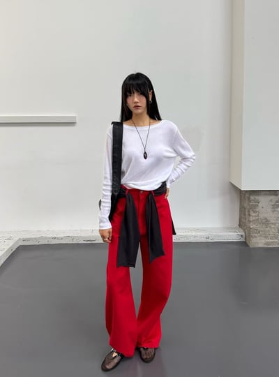 W5成團！《冷色調》可露肩大開領直紋打底衣3