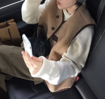 焦糖現貨！《不顯腫廠商》不對稱扣眼保暖背心1