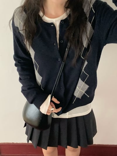 深藍現貨!《2025 trend》直式菱格紋針織外套2