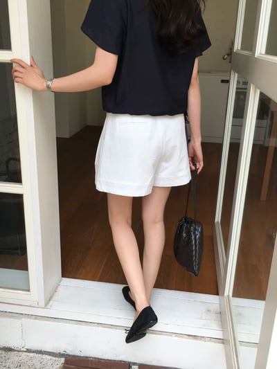 早鳥價開團中！《v家》顯瘦皺褶寬褲管短褲17