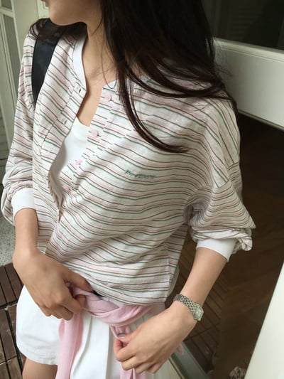 差一成團！《v家》超薄款條紋排扣罩衫6