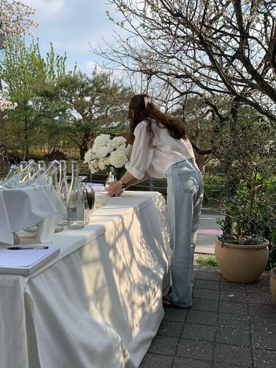 W6成團！《ounce》下擺鬆緊蕾絲blouse2