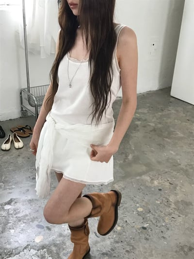 早鳥價開團中！《26春夏爆紅設計師》蕾絲疊穿感背心ops20