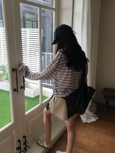 差一成團！《v家》超薄款條紋排扣罩衫20