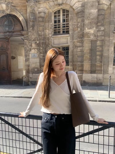 W8成團(已經要等10-14天)！《ounce》木耳邊下擺交叉上衣3