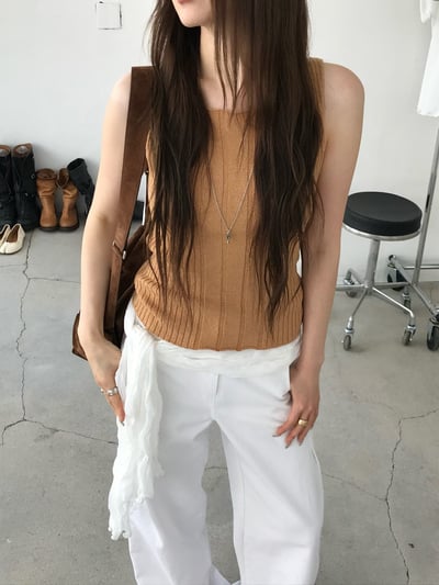 W7成團！《26春夏爆紅設計師》不規則直紋針織背心6