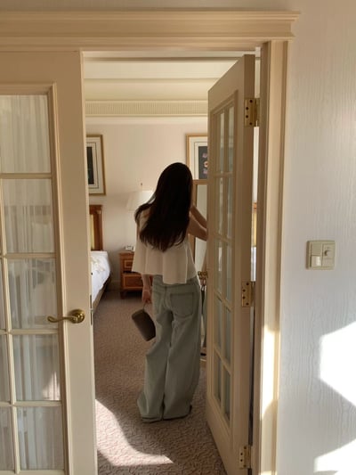 W7成團！《ounce》洗舊淺藍牛褲10