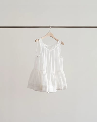 W10成團！《ounce》漂亮粗肩帶法式襯裙3