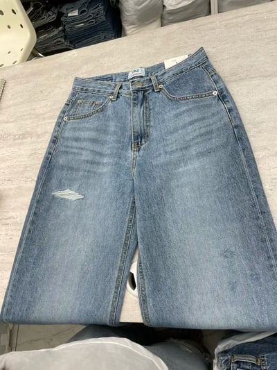 早鳥價開團中！《牛褲特輯》側破壞感鬚鬚長腿中腰牛褲6