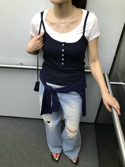 早鳥價開團中！《背心富翁》白色排釦款2