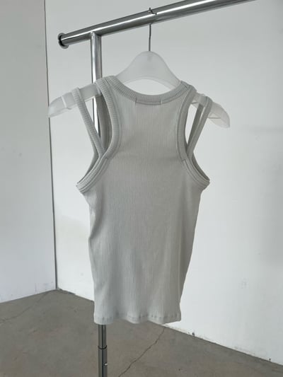 W7成團！《26春夏爆紅設計師》雙帶造型背心21