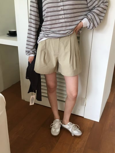 早鳥價開團中！《v家》顯瘦皺褶寬褲管短褲25