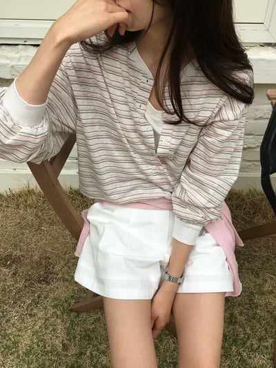 差一成團！《v家》超薄款條紋排扣罩衫3