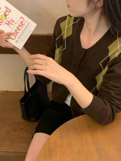 深藍現貨!《2025 trend》直式菱格紋針織外套14