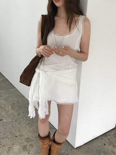 早鳥價開團中！《26春夏爆紅設計師》蕾絲疊穿感背心ops21