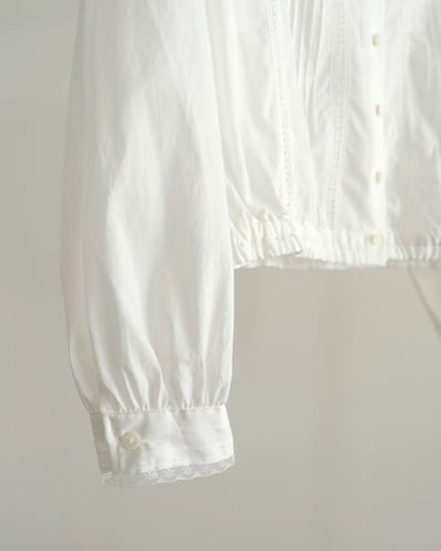 W6成團！《ounce》下擺鬆緊蕾絲blouse5