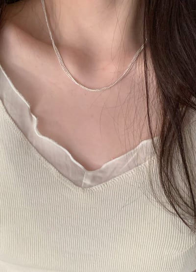 W8成團！《清新甜美》疊穿感蕾絲細肩背心3