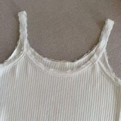 W8成團！《小資湊免運》蕾絲滾邊肩帶背心3