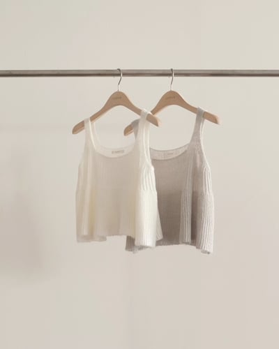 W5成團！《ounce》U領針織背心11