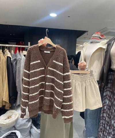 現貨！《小資韓貨》捲捲毛條紋cdg1