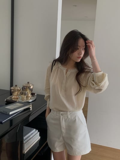 W5成團！《d家》澎澎袖抓皺blouse2