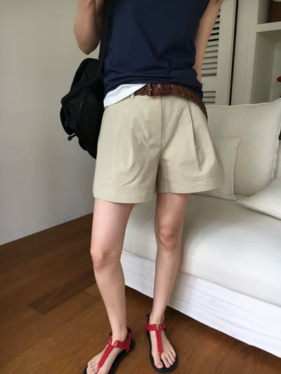 早鳥價開團中！《v家》顯瘦皺褶寬褲管短褲19