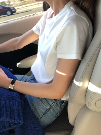 W7成團！《ounce》單色高圓領 soy T6