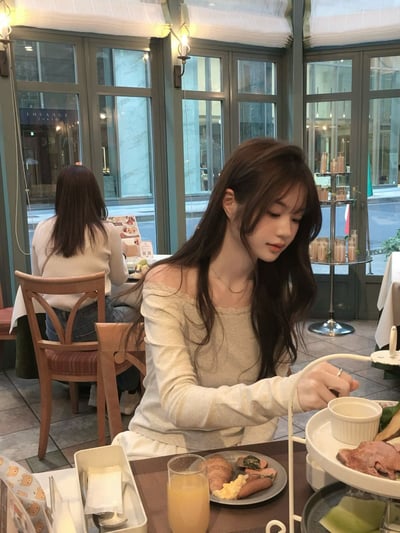 W6成團！《蔬菜家》蕾絲開肩上衣8