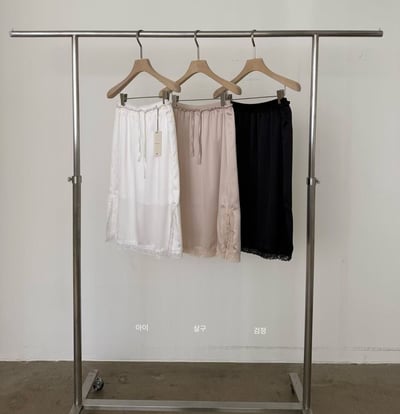 W5成團！《L&K》蛋糕奶油邊綁帶蕾絲半裙1