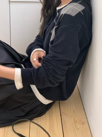 深藍現貨!《2025 trend》直式菱格紋針織外套3