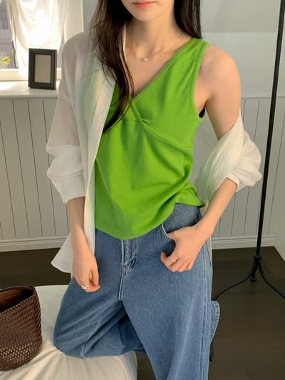 W7成團！《可愛甜美》寬帶V領背心3