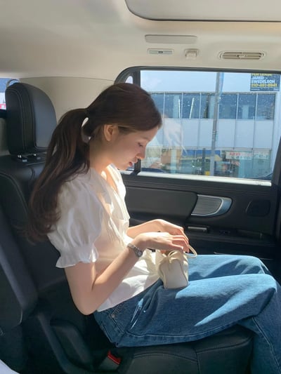 W6成團！《ounce》本周最推lace荷葉邊花苞袖襯衫17