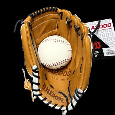 (小胖美國棒壘) 美規 Wilson A2000 SA12 ，12” 投手手套 棒球 壘球適用7