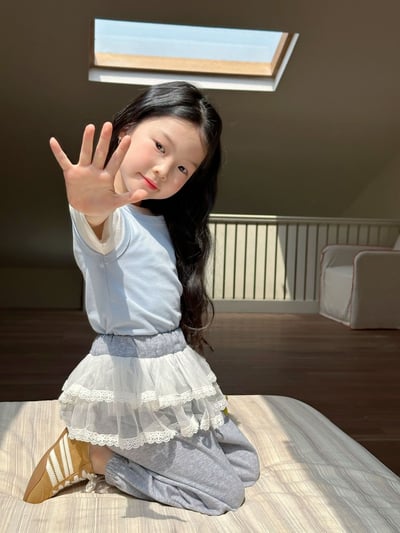 D1-004 韓版女童時尚背心+上衣2件套/帶花邊褲子6