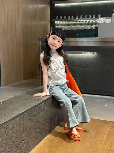 D1-016 韓版波點吊帶不規則設計款背心+喇叭牛仔裤11