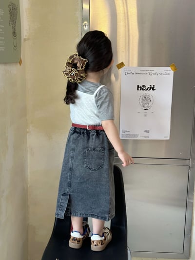 D1-002 韓版刺繡吊帶+短袖上衣2件套/牛仔裙3