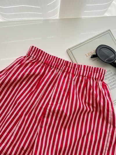 A1-012 韓版紅色休閒時尚豎條紋寬鬆短褲9