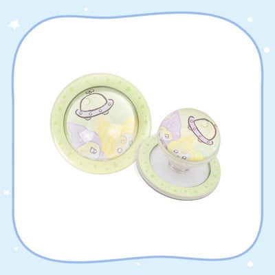 IU 快閃店 "Found at Eight" 官方周邊 手機扣2